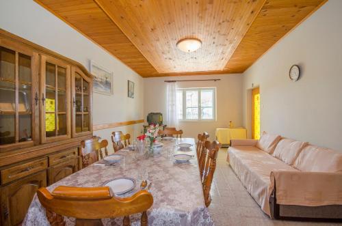 House Marina - image 2