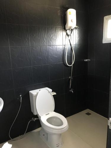 J Room Bangsaen CrewHouse bangsaen is perfectly located for both business and leisure guests in Chonburi. The property offers a wide range of amenities and perks to ensure you have a great time. Facilities like free 