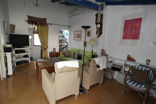 Two-Bedroom Apartment image 8