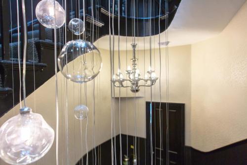 The Crescent Hyde Park - image 13