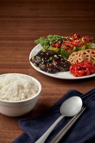 Ramada Encore by Wyndham Gimpo Han River Hotel