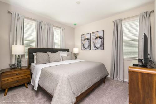 Imagine You and Your Family Renting this 5 Star Villa on Solara Resort Orlando Villas 2872 - image 2