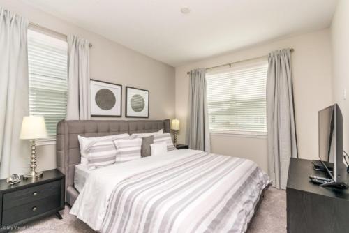 Imagine You and Your Family Renting this 5 Star Villa on Solara Resort Orlando Villas 2872 - image 5