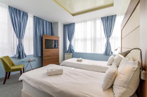 Privilege Suites by Central Park - image 4