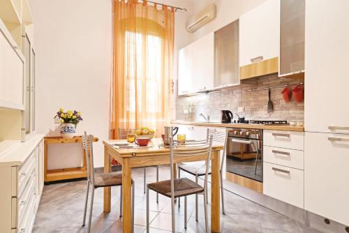 Bologna Zanolini Apartment - image 10
