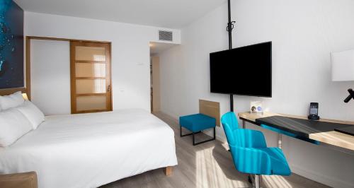Novotel Barcelona Cornellà - image 2
