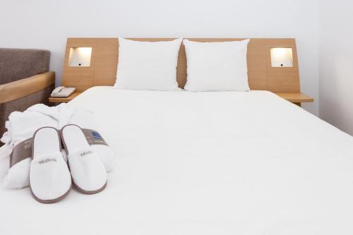 Executive Room with 1 Queen Bed and 1 Sofa