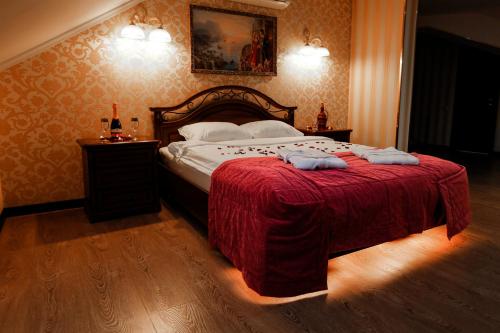 Golden House Hotel - image 14