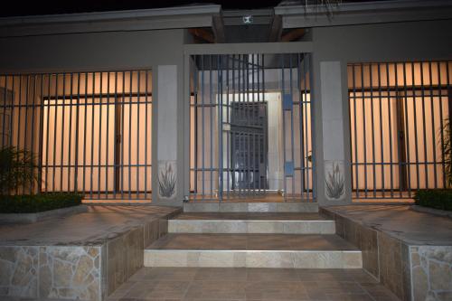 Grey Oak Holiday House in บูลาวาโย