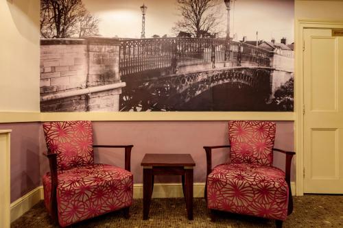 Swan Revived Hotel - image 3