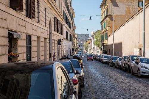 Few Steps From Colosseum - image 13