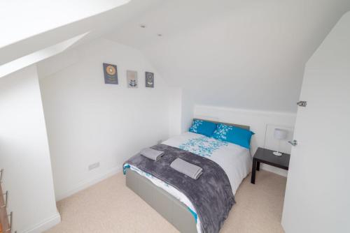 Bright Loft Room With En-suite