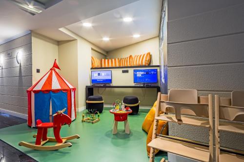 娛樂設施, 艾羅特爾酒店 (Airotel Stratos Vassilikos Hotel) in 利卡貝托丘 - 科洛那奇區