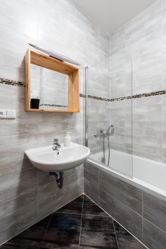 2 bedrooms, 2 beds