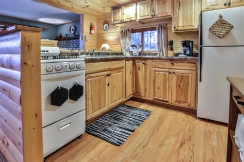 Cottage 5 - Hiller'S Pine Haven Cottage - image 4