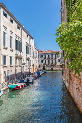 Varoter Design Venetian Studio - main image