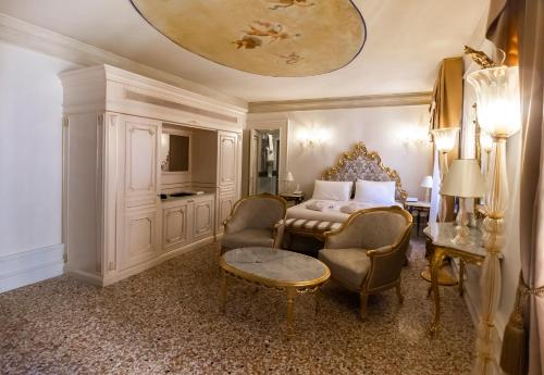 Ca' Bonfadini Historic Experience - image 11