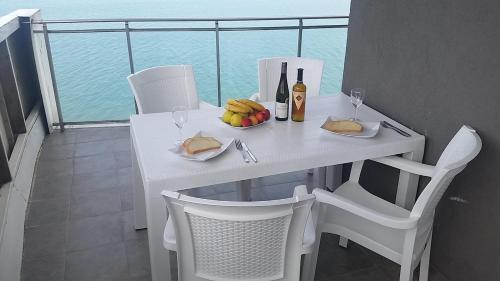 PURE WELLNESS SEA-VIEW Beluga & Dolphin Luxury HOTEL apartments