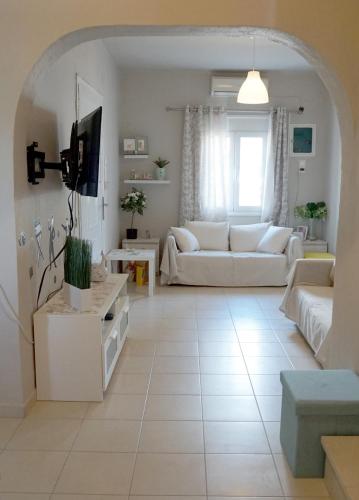  Cosy House by the Sea in Kokkinos Pyrgos