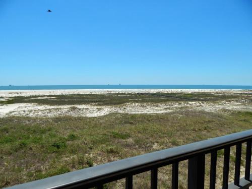 303 Holiday Isle - image 4