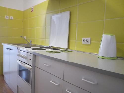 ห้องครัว, Apartments Garden Zagreb in ทรึนเย