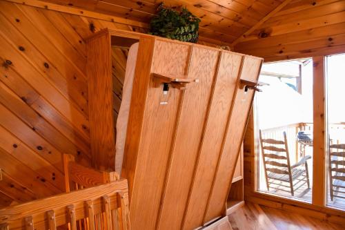 Cozy Quarters Sevierville Cabin - image 6