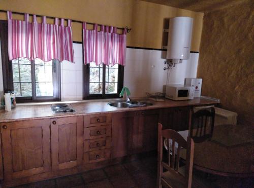 2 bedrooms, 5 beds