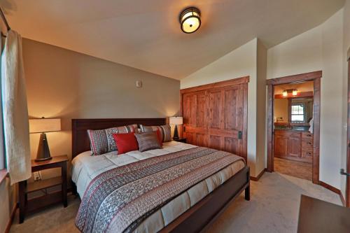 Cozens Pointe Condo - image 5