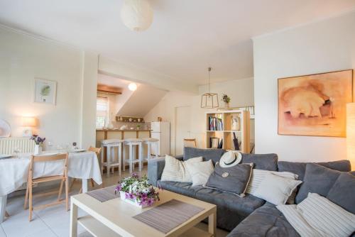  Unique apartment on Kastellokampos Rio Beach, Unterkunft in Paralía Proastíou