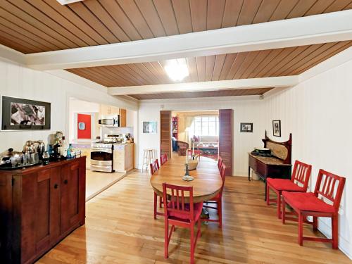 Light-Filled Charmer Home Home - image 3