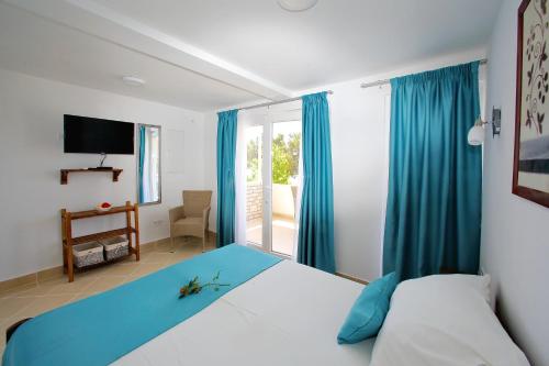 Apartments Brankica - image 9