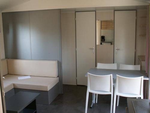 Camping La Verte Prairie in Forest Montiers