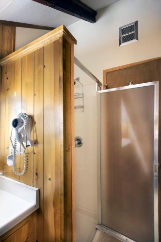 34 Grandmas Cabin - image 6