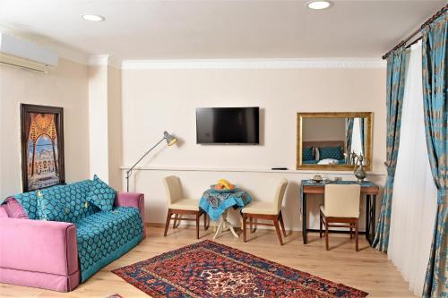 room detail thumbnail 1