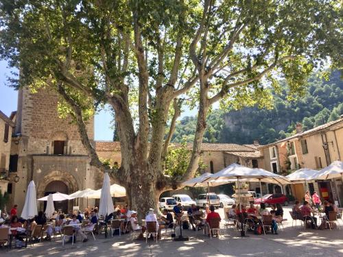 CHARMANTE MAISON A SAINT GUILHEM LE DESERT - Saint-Jean-de-Fos