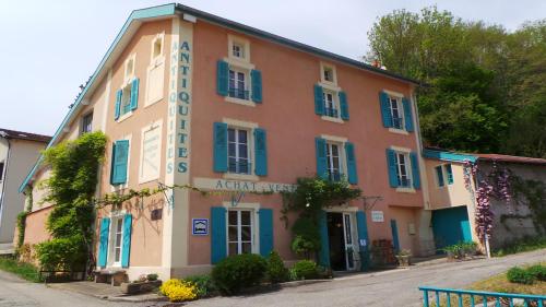 Entrance, Chez L'Antiquaire in Hauterives