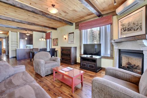 ليه كوندوز دو لاك تاورو (Les Condos du Lac Taureau) in فنادق ساينت-ميشيل-ديس-ساينتس