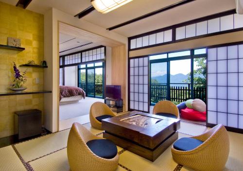 Suite, mountain view