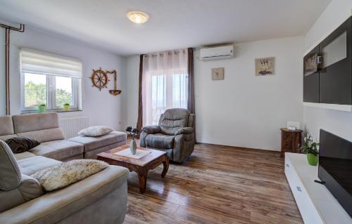  Apartment Senia, Pension in Senj