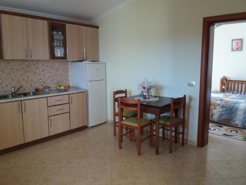 廚房, Guesthouse Fatos Biti in 迪夫亞卡