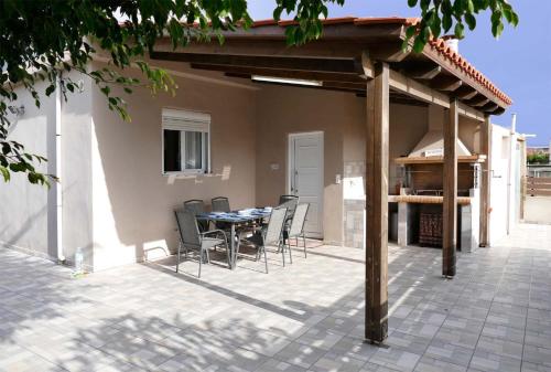  Cosy House by the Sea, Pension in Kokkinos Pyrgos