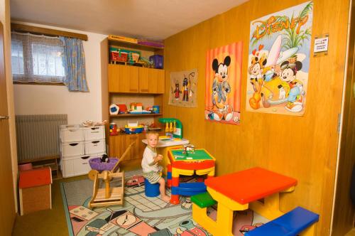 娛樂設施, Hotel Etoile & Alpenperle Residences in 薩斯菲