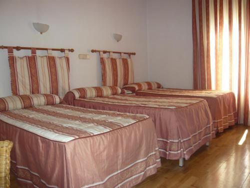 Hostal Triana - image 2