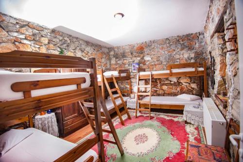 6 Beds Small House on Olympus Authentic Landscape in Pétra
