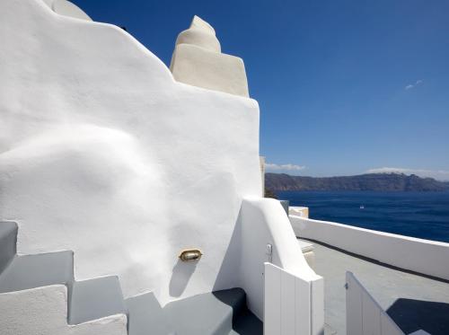 Virginia's Cave Villas - image 2