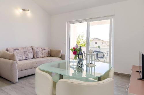  Apartments Endless summer in 22211 Srima