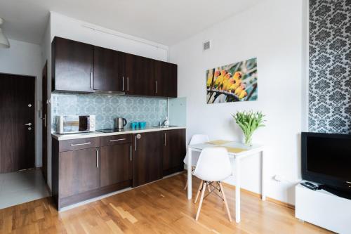 PiotrApartments VI - image 4
