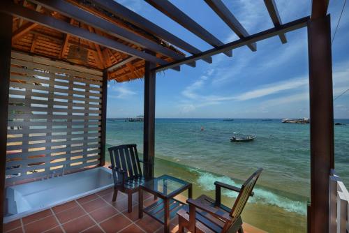 Paya Beach Spa & Dive Resort - Tioman Island