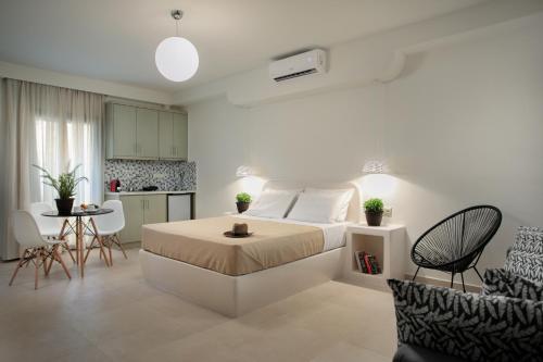 1 queen bed, 1 sofa bed