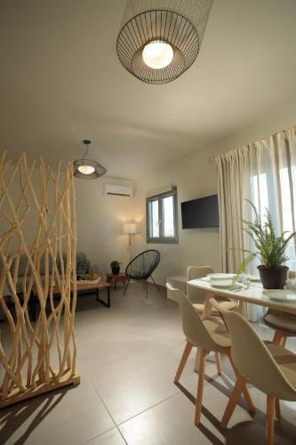 2 bedrooms, 4 beds